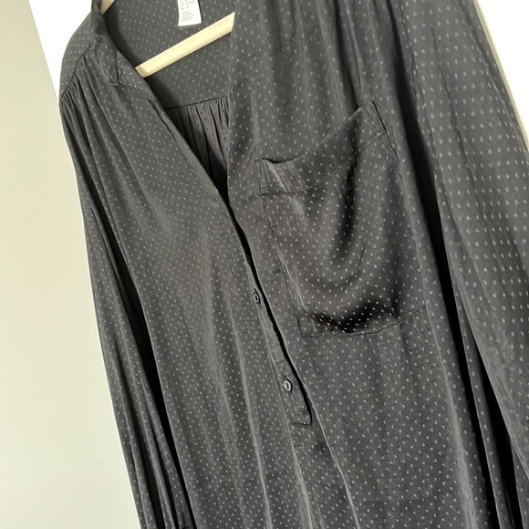 H&M - Black Long Sleeve Dotted Blouse with Pocket Square - Size 16 - Picture 4 of 5